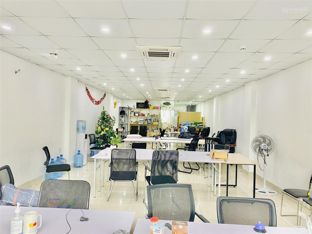 Còn sàn hiếm có tại mặt đường nguyễn hoàng dt 80m2 giá cực rẻ chỉ 12 triệu  097254758