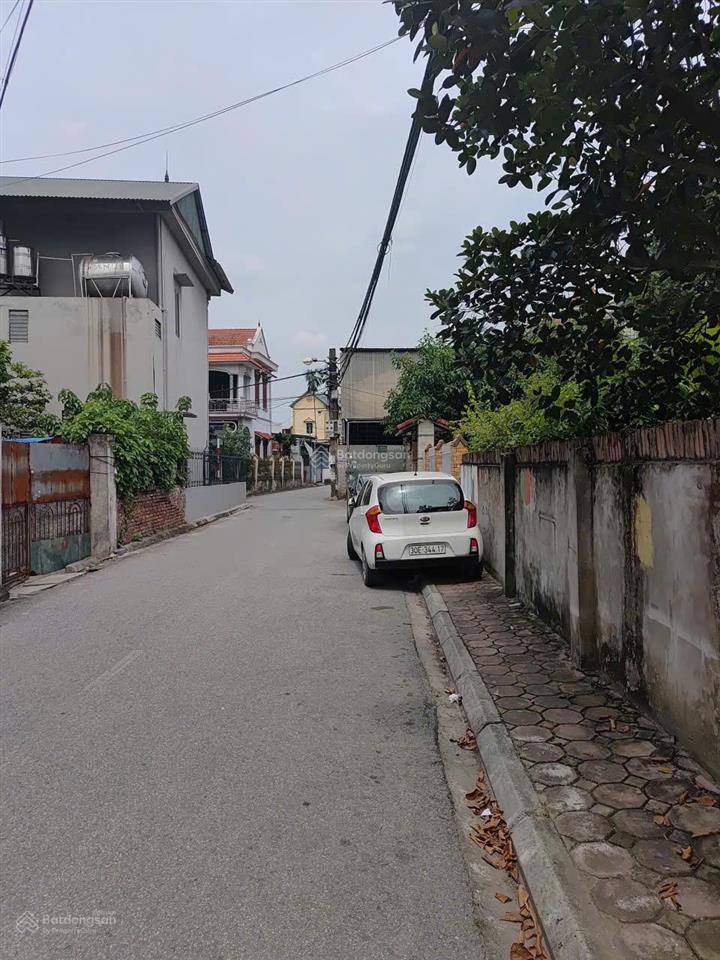 Bán đất trâu quỳ, gia lâm, dt 122m, mt 6,8m, đường thông ô tô đổ cổng, 10m ra phố, giá 14,x tỷ.