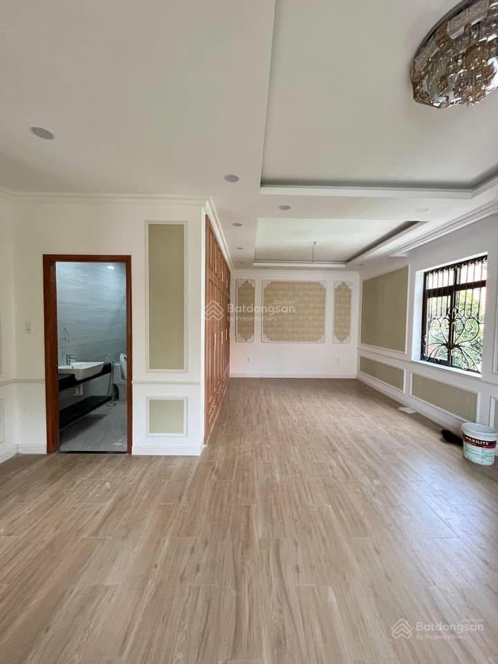 Bán căn biệt thự đẹp góc 2 mặt tiền đường số 19 khu tên lửa