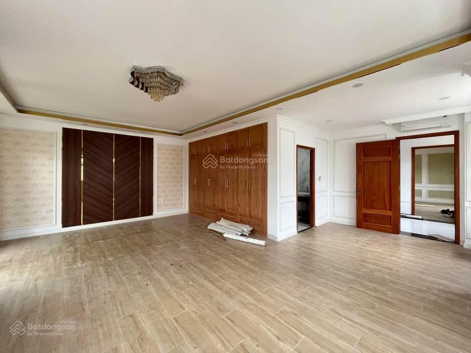 Bán căn biệt thự đẹp góc 2 mặt tiền đường số 19 khu tên lửa