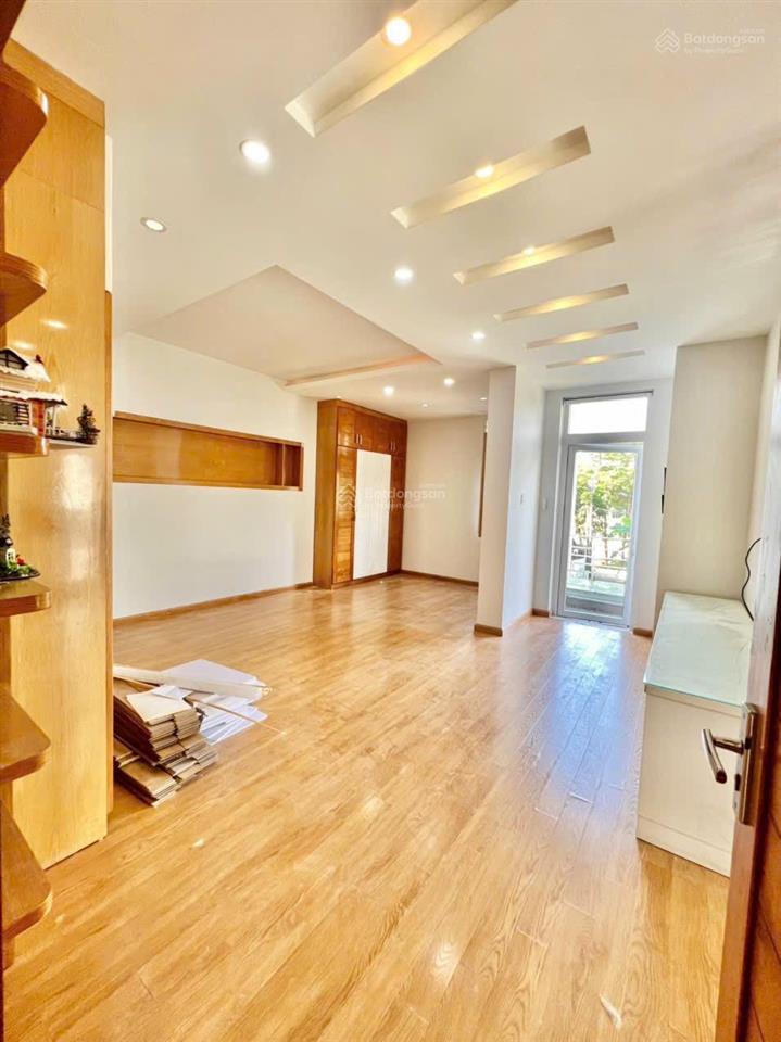 Cho thuê biệt thự đẹp 4pn, 5wc, 200m2 tại đ.số 13b, bình trị đông b, bình tân. nhà cạnh aeon bt