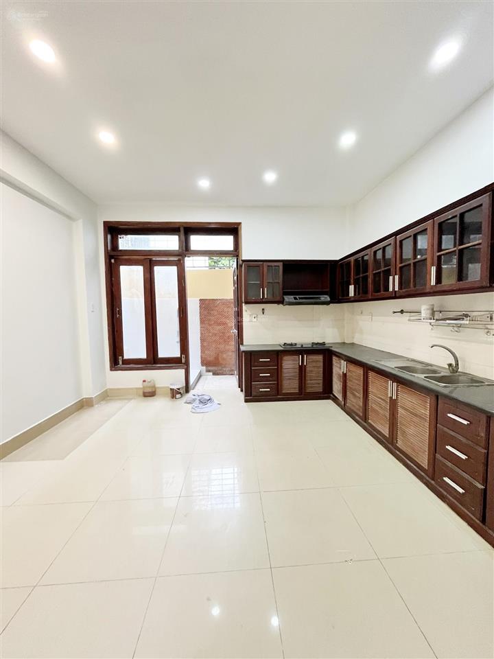 Cho thuê nhà mặt tiền đường tên lửa 4,5x20m 3 lầu có thang máy gần aeon bình tân, vị trí sầm uất