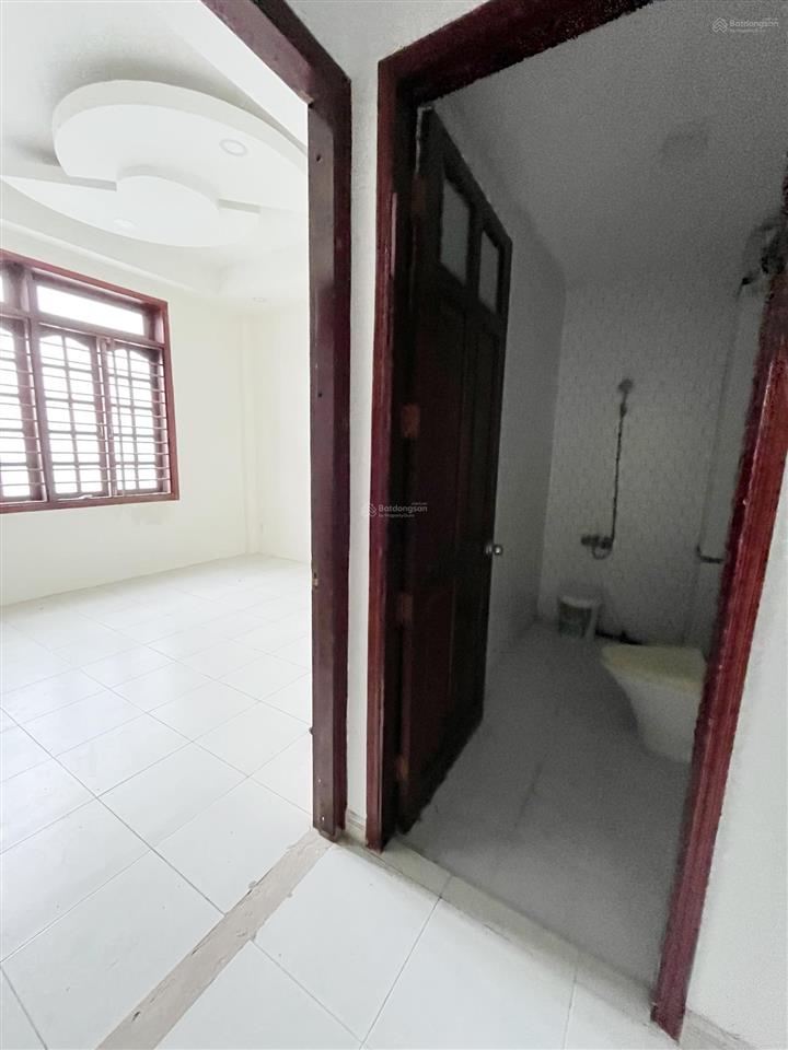 Cho thuê nhà mặt tiền đường tên lửa 4,5x20m 3 lầu có thang máy gần aeon bình tân, vị trí sầm uất