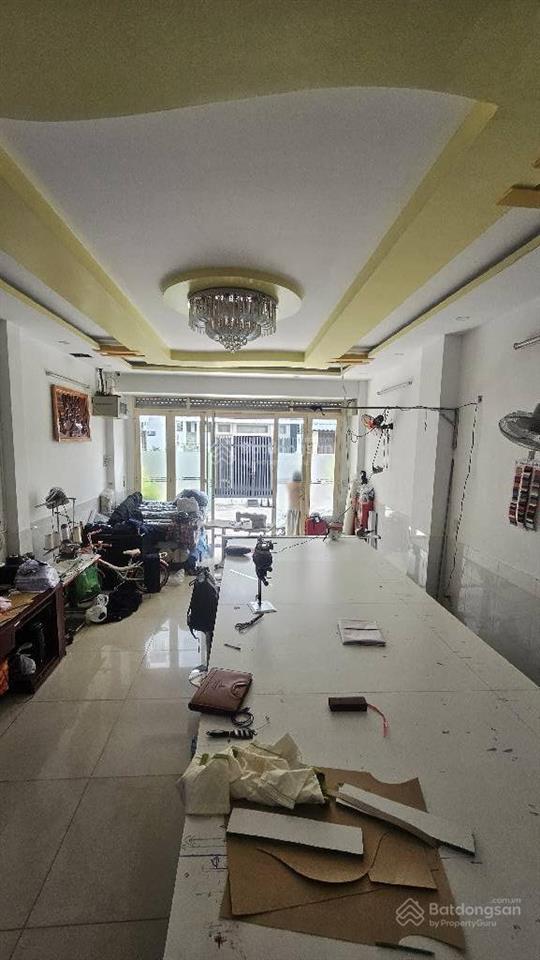 Khu nhà lầu an ninh dân trí, 4 tầng st, 70m2 (5x14m) oto vô nhà, sát mặt tiền, ngay aoen celadon