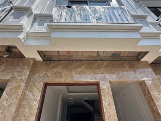 Gần 50m2  4.x tỷ  thị trấn phùng  đan phượng 4 tầng
