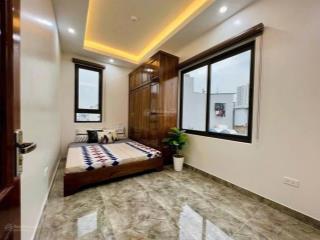 Đường vân canh, phường phương canh.nhà 6t x dt37 x mt 5m. oto đỗ ở sân bóng. giá 7tỷ