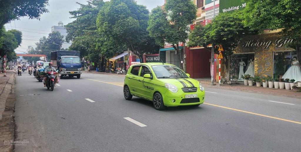 Bán đất 4.5x36m, mặt tiền sầm uất nguyễn an ninh gần chợ dĩ an 1, thổ cư 89%