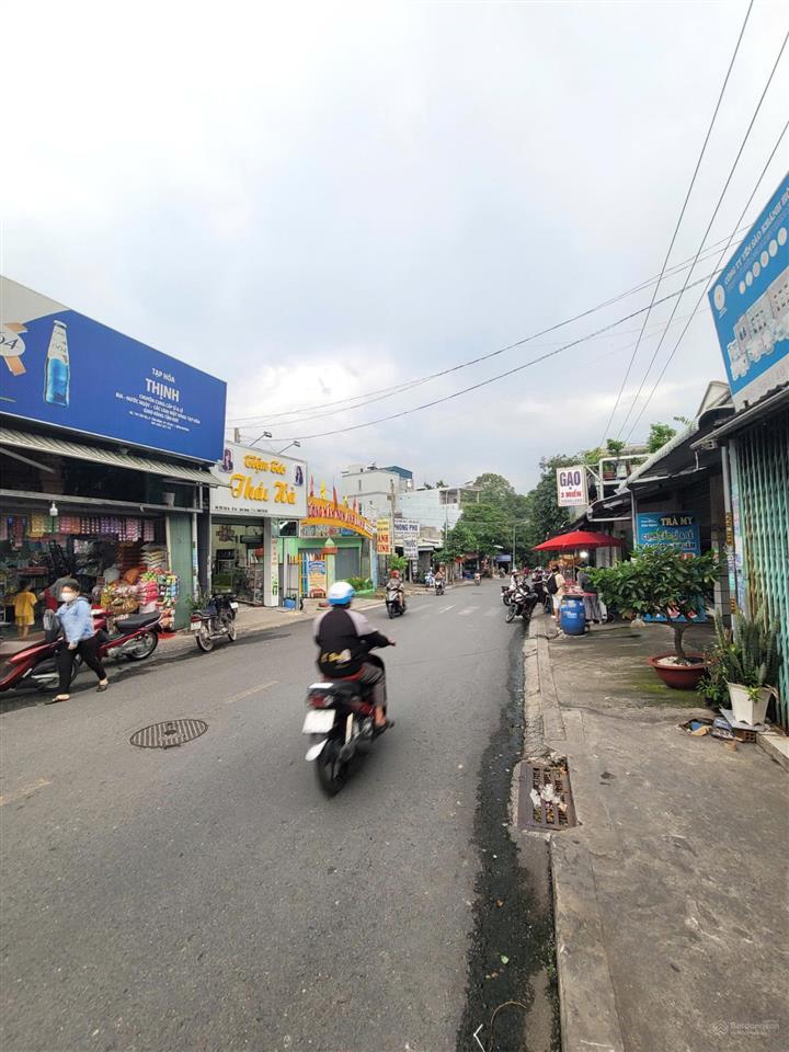 Bán căn góc cấp 4 (5.3x25.8m), mặt tiền đường cây da p. tân bình, cho thuê 10tr/th
