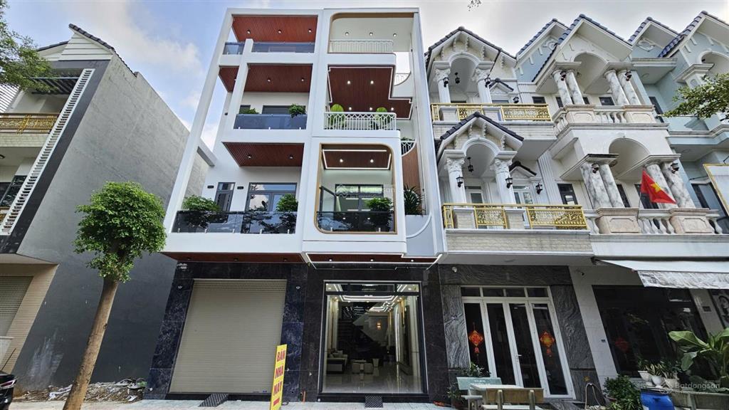 Bán nhà mới 1t2l 4x17.5m hoàn công, đường n1 kdc phú gia huy, full nội thất