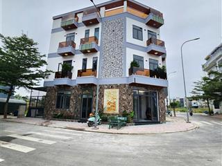 Bán căn góc mới 1t2l 5.1x16.5m, đường d8 kdc phú gia huy, full nội thất