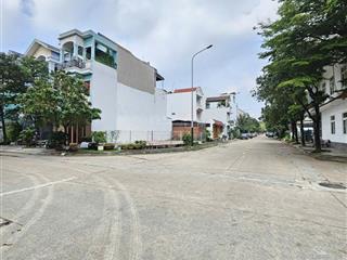 Bán lô góc 6.6x18.3m, đường số 3 trung tâm hành chính dĩ an p. dĩ an