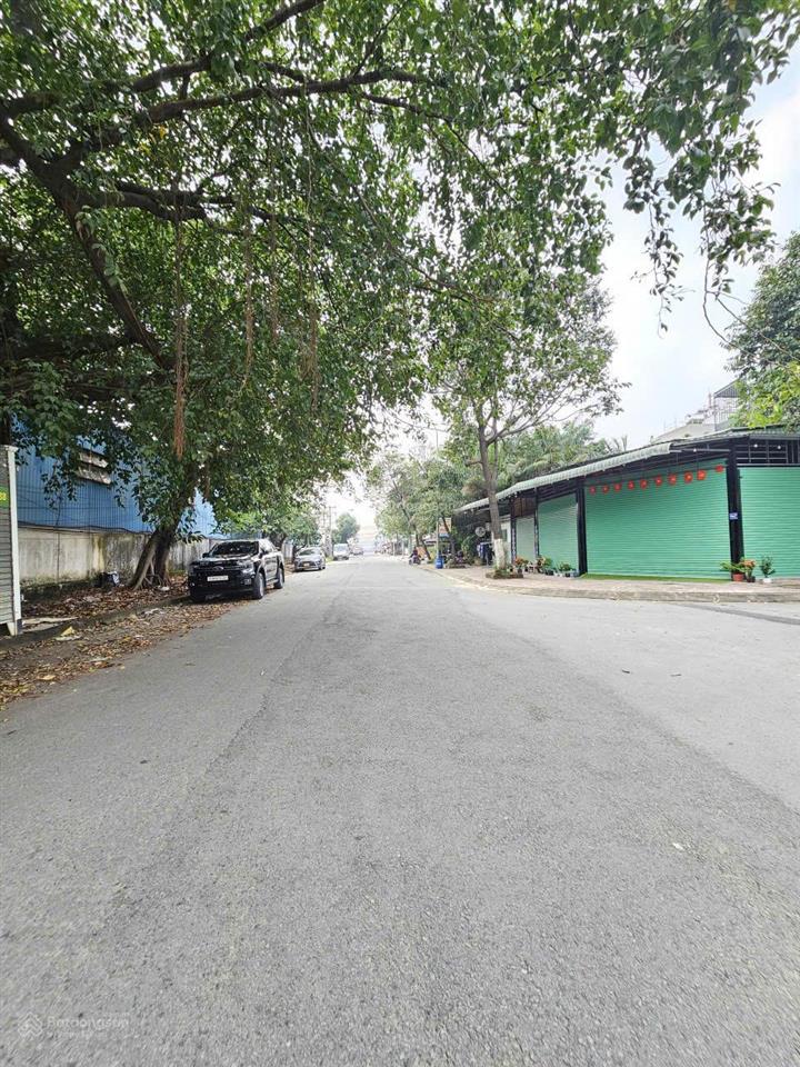 Bán căn góc cấp 4 (10.5x17m), đường số 11 kdc thanh bình p. bình hòa