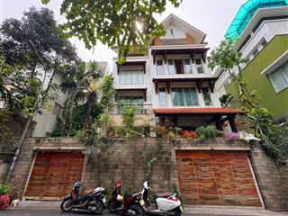 Biệt thự vườn đào  tây hồ  khu vực vip và đẳng cấp  231m2x5 tầng. giá 129 tỷ.  0968 408 ***