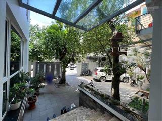 Biệt thự vườn đào  tây hồ  268m2x4 tầng  khu siêu vip  an ninh 24/24. giá 230 tỷ