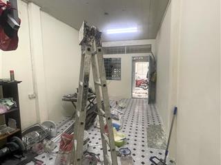 Nhà gần sân bay đang sơn mới trệt lầu 2pn 1wc nguyễn văn công p3 gv giá 8 triệu