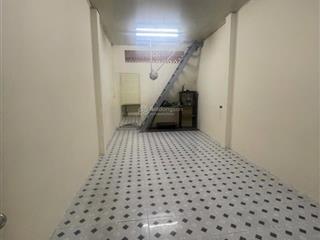 Nhà mới sơn gần sân bay trệt lầu 2pn 1wc nguyễn văn công p3 gv giá chỉ 7 triệu