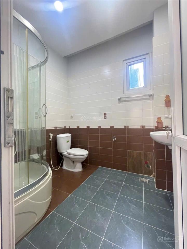 Trệt 2 lầu sân thượng 4x14m gồm 3pn 3wc sẵn máy lạnh hẻm xe tải phan huy ích