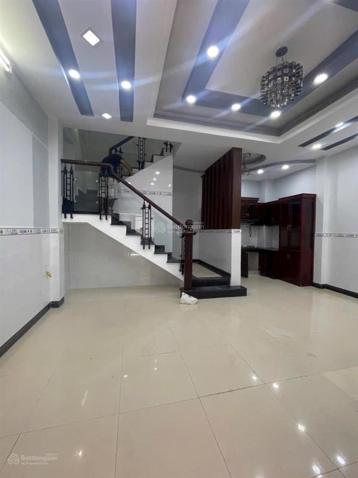 Trệt 2 lầu sân thượng 4x14m gồm 3pn 3wc sẵn máy lạnh hẻm xe tải phan huy ích