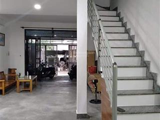 Chính chủ gửi bán căn nhà 1 trệt 1 lầu và 3 phòng ngủ  sát ql13 gần bệnh viện qt hạnh phúc