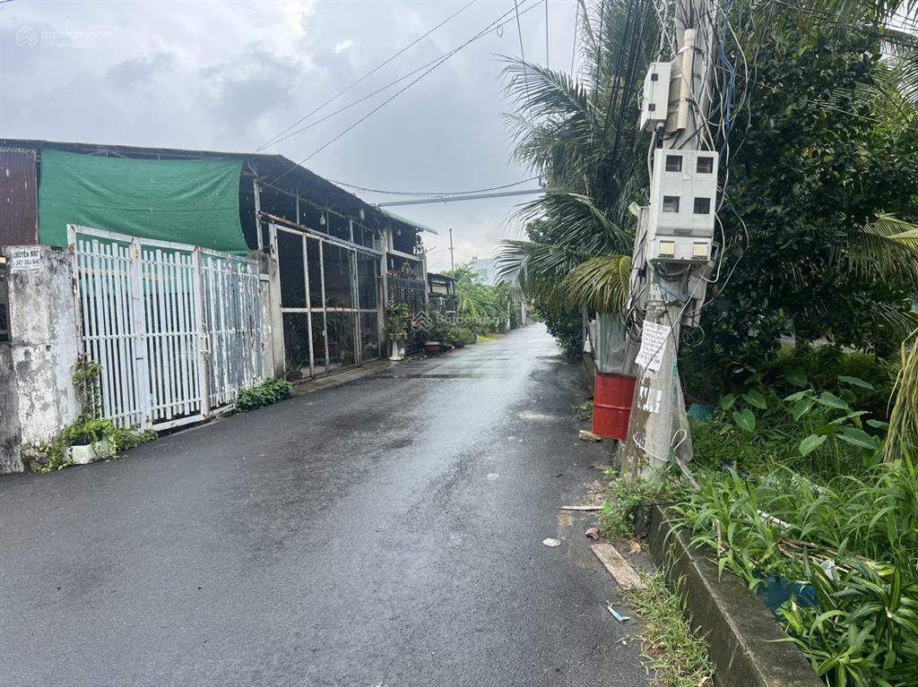 Bán lô góc 2 mặt tiền đường lớn (4,9x14m2)  kế bên bệnh viện quốc tế hạnh phúc  cách ql13 500m