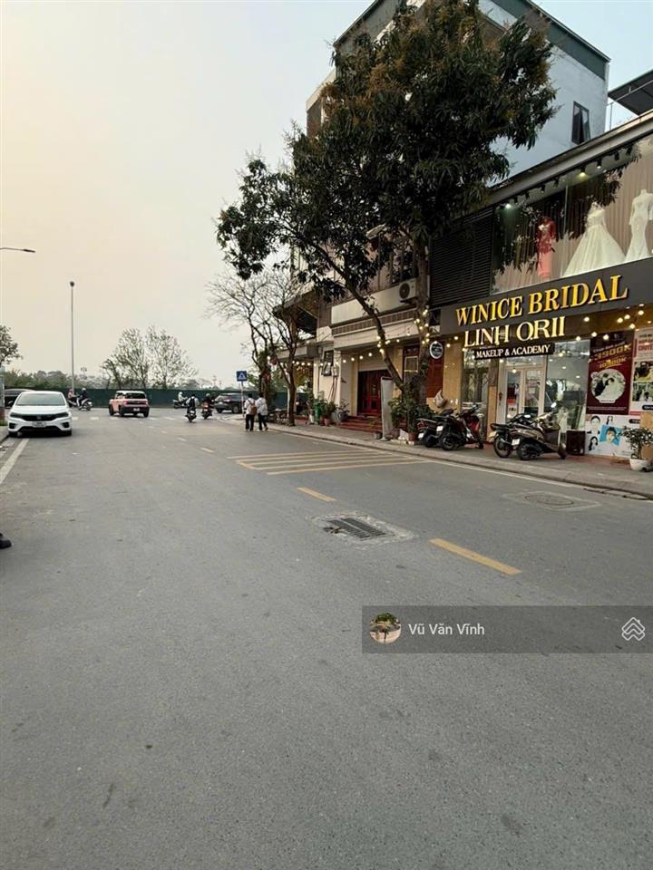 Bán lô đất siêu đẹp, siêu hiếm, đối diện aeon, cổ linh, 175m2, mặt tiền 7m, giá hơn 30 tỷ