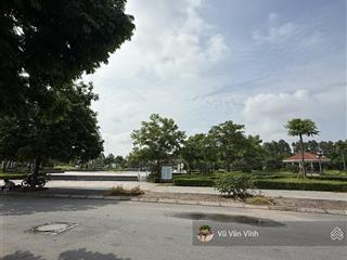 Bán đất ngõ ô tô, cạnh công viên cự khối 40m2, mặt tiền 4.5m, giá 6 tỷ