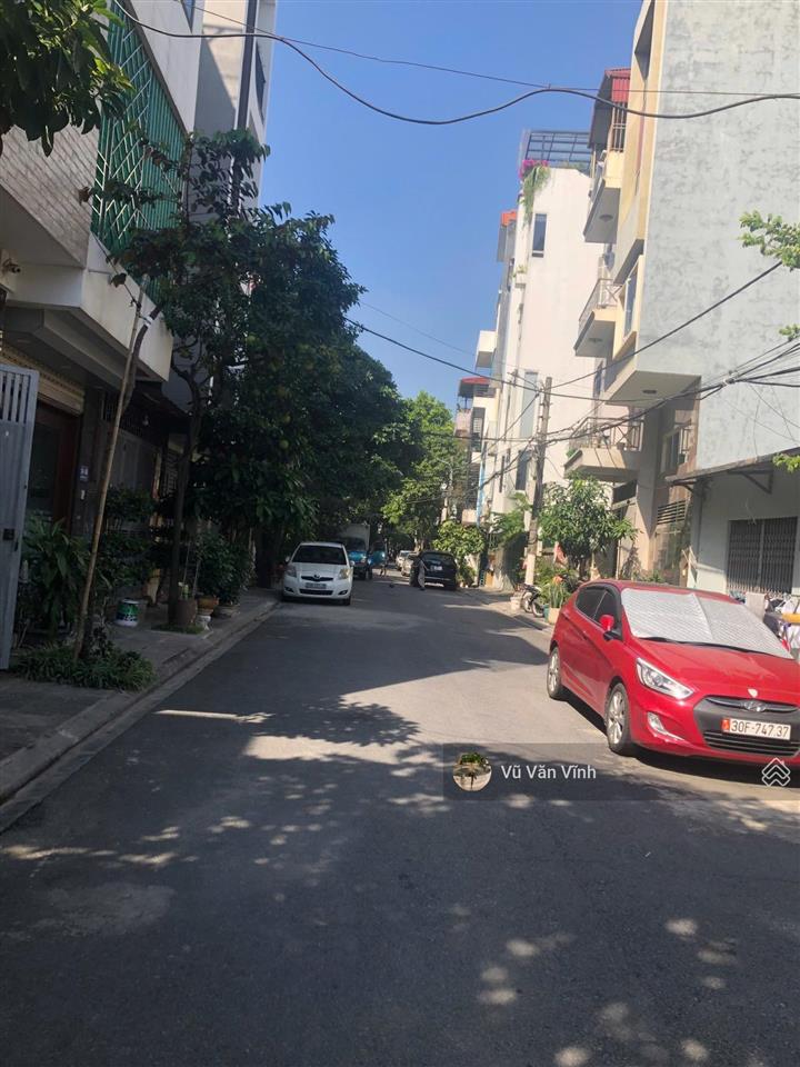 Bán đất khu quân đội 918, cạnh sân golf, tô tránh, vỉa hè, 80m2, mặt tiền 7.6m, giá 19 tỷ.