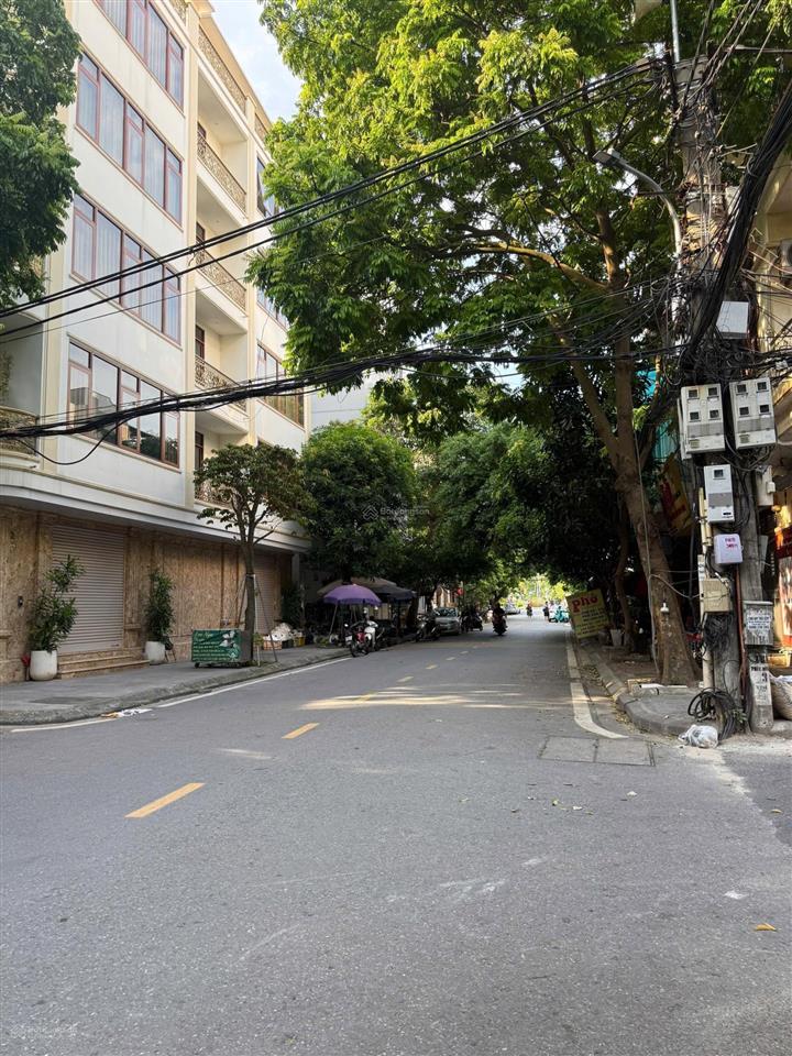 Bán đất khu 918, cạnh sân golf, ô tô tránh, vỉa hè rộng, 60m2, mặt tiền 4m, giá nhỉnh 15 tỷ.