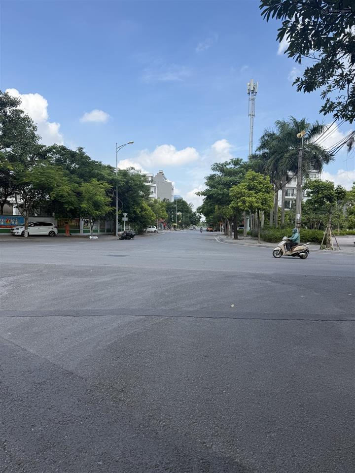 Bán đất xây biệt thự, lô góc 2 mặt tiền, khu tái định cư thượng thanh 170m2, giá 30 tỷ