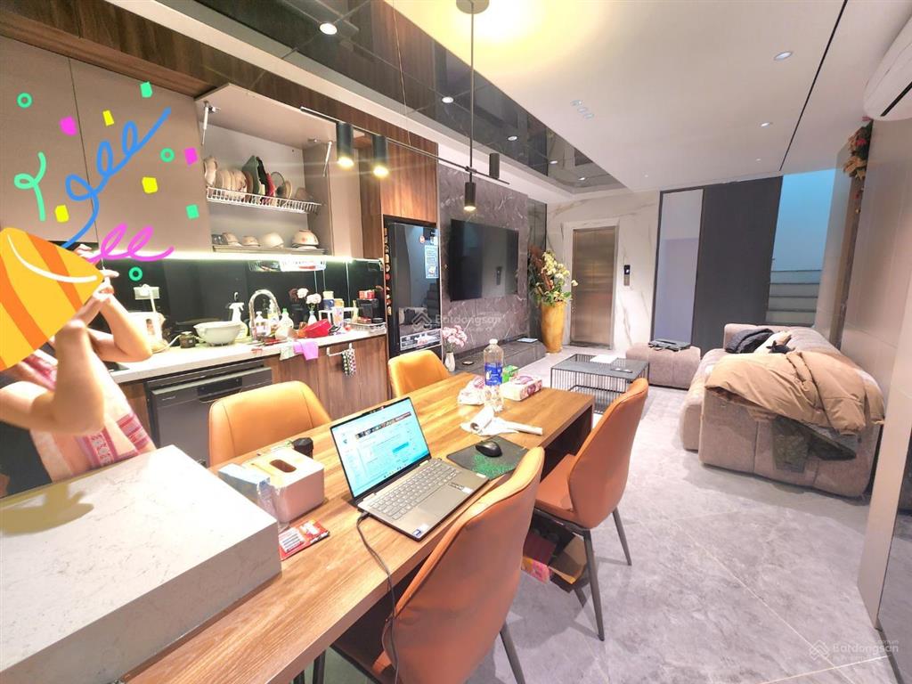 Bán nhà phố trạm, gara, thang máy, 50m2, 6 tầng, mặt tiền 4.2m, giá 12 tỷ