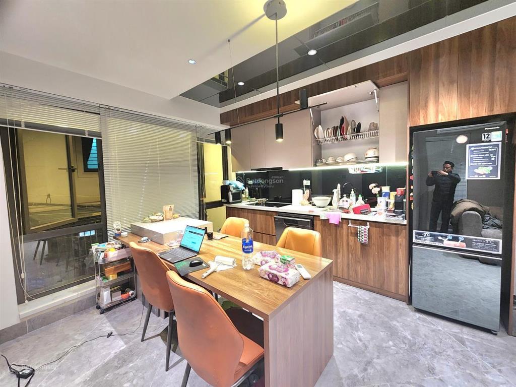 Bán nhà phố trạm, gara, thang máy, 50m2, 6 tầng, mặt tiền 4.2m, giá 12 tỷ