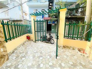 Bán gấp nhà riêng quận 24pn 3 tầng 62m2 hẻm 4m , sổ riêng chỉ 4,9 tỷ