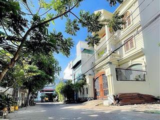 Chủ chuyển đi nơi khác để lại nhà mặt tiền quận 2 với đầy đủ nội thấtsổ riêng=giá rẻ