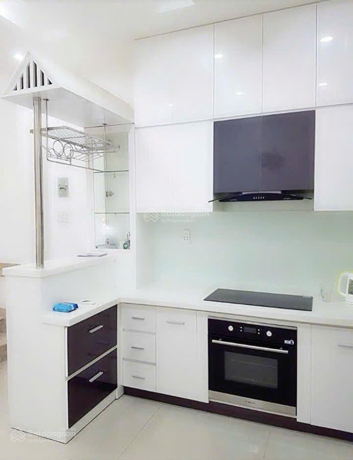 Hàng hiếm quận 2 2 mặt tiền thoánggần chợ, bệnh viện3tầng hoàn công đủsổ riêngtặng nội thất