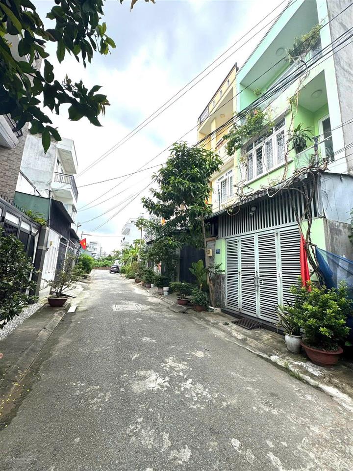 Hiếmnhà 2 mặt thoáng nằm nay chợ + bệnh viện ở quận 2sổ riênghoàn công đủ3 tầngphong thuỷ tốt