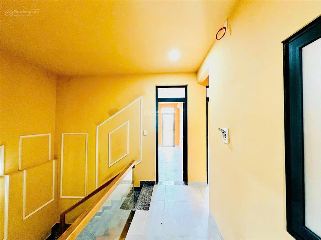 Bán nhà đẹp cách biển 500m gần đh nha trang