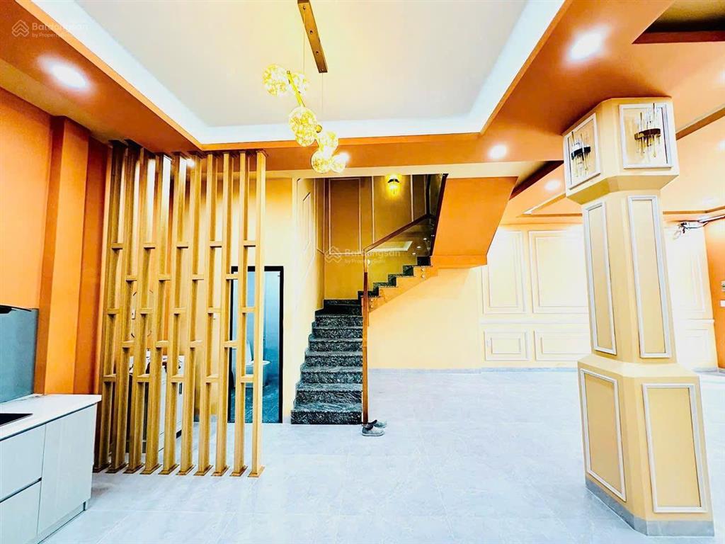 Bán nhà đẹp cách biển 500m gần đh nha trang