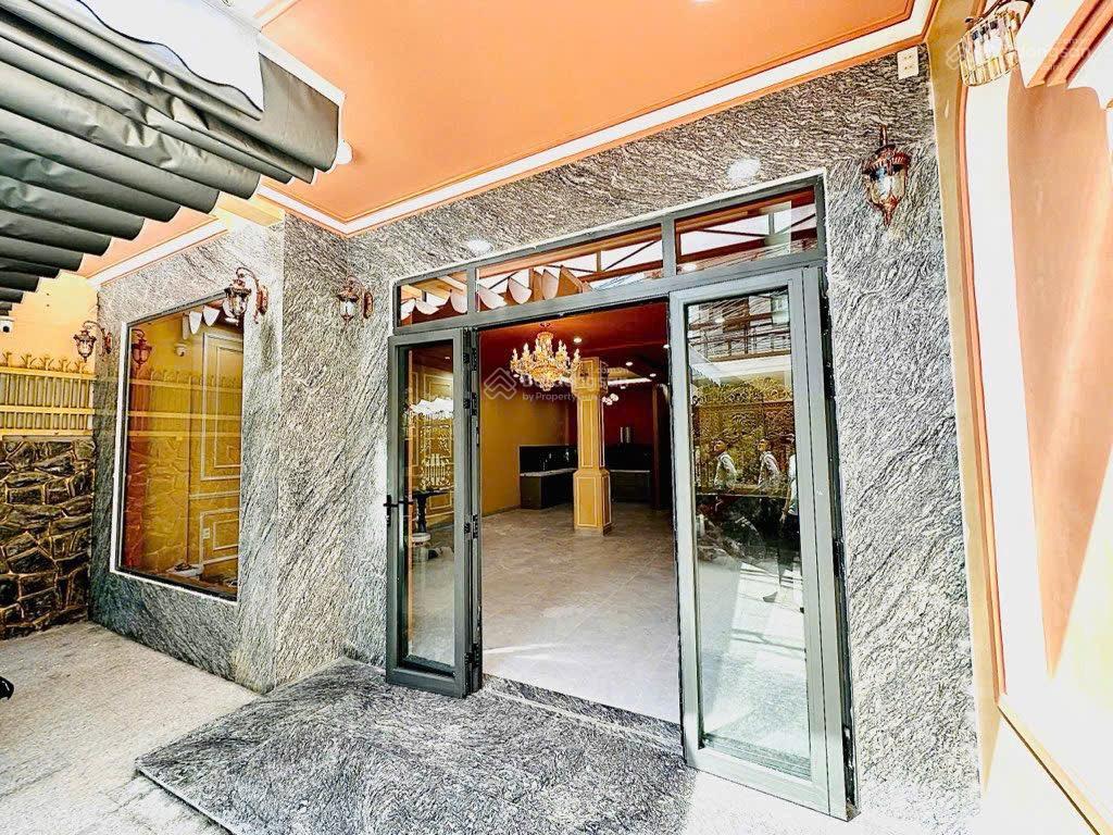 Bán nhà đẹp cách biển 500m gần đh nha trang