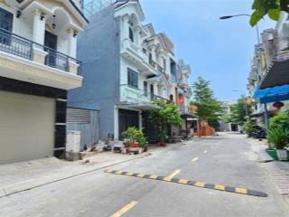 Bán nhà 1 trệt 2 lầu kdc phú hồng thịnh 8 gần ngã tư miếu ông cù 500m, p. bình chuẩn, tp. thuận an