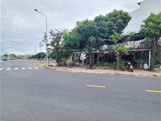 Bán cặp góc tặng quán cà phê kinh doanh sầm uất kdc ngay bigc dĩ an p. đông hòa tp. dĩ an