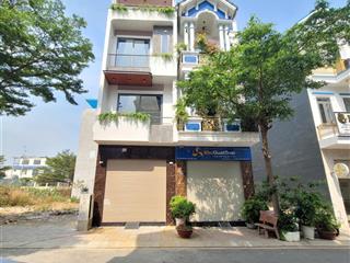 Bán nhà 1 trệt 2 lầu kdc phú hồng khang full nội thất, p. bình chuẩn, tp thuận an