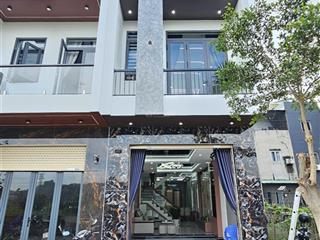 Bán nhà 1 trệt 2 lầu kdc phú hồng thịnh 8 gần ngã tư miếu ông cù 500m, p.bình chuẩn, tp.thuận an