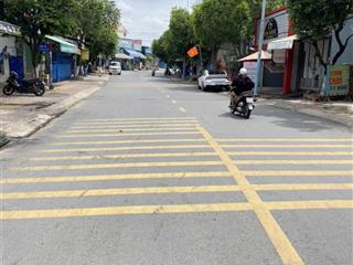 Bán nhà 1 trệt 1 lầu 6x25m mt đường trần quốc toản, p.dĩ an, tp.dĩ an