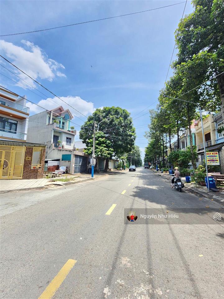 Bán nhà góc 2mt kdc biconsi p. tân bình tp. dĩ an