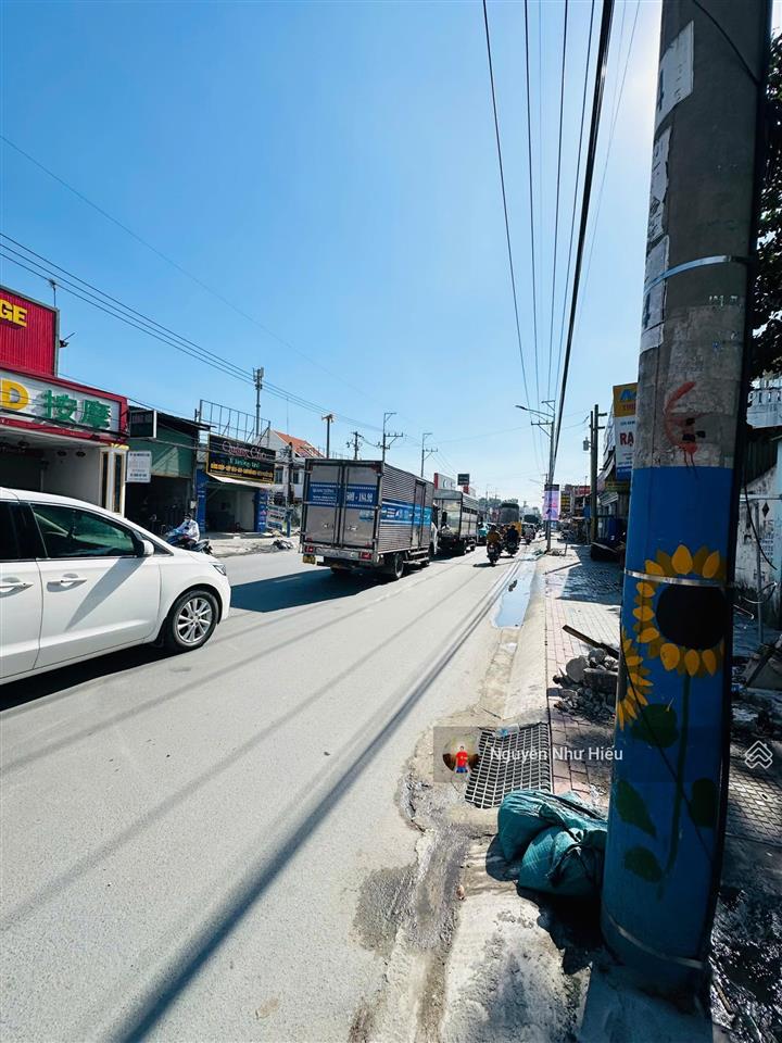 Bán đất tặng nhà mt đường 22 tháng 12, ngay ngã 6 an phú, p. an phú, tp. thuận an