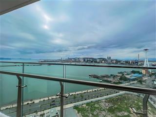Gia đình định cư bên nước ngoài nên cần bán căn 2 pn view biển cực đẹp tầng cao full nội thất 5 sao