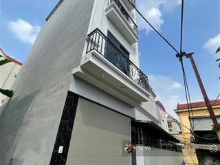 Nhà mặt ngõ thoáng xây đơn lập, ô tô đỗ gần nhà, không lỗi phong thuỷ và không quy hoạch