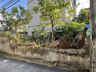 Đất mặt ngõ thông ,phố lai xá cách 150m ra đường ql32, 20m ra đường nhựa ô tô , khổ đất vuông vắn