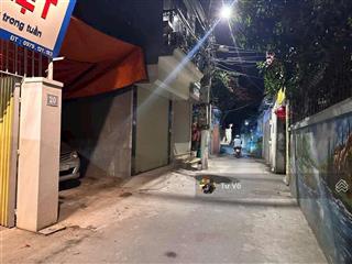 Lô đất trục chính làng, đường nhựa ô tô chạy thông, kinh doanh buôn bán tốt, ra ql32 khá gần