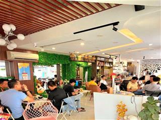 Lô góc kinh doanh 6 tầng  ngang 7m bề thế  vị trí vip trung tâm q10